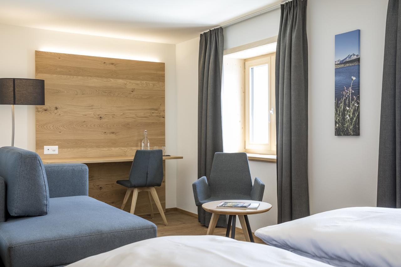 Hotel Grimsel Passhoehe Oberwald Buitenkant foto